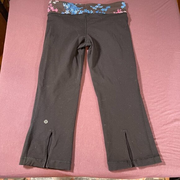 Lululemon Gather & Crow Crop *Full-On Luon Black / Petal Pop Multi - Size 4 - Picture 6 of 8